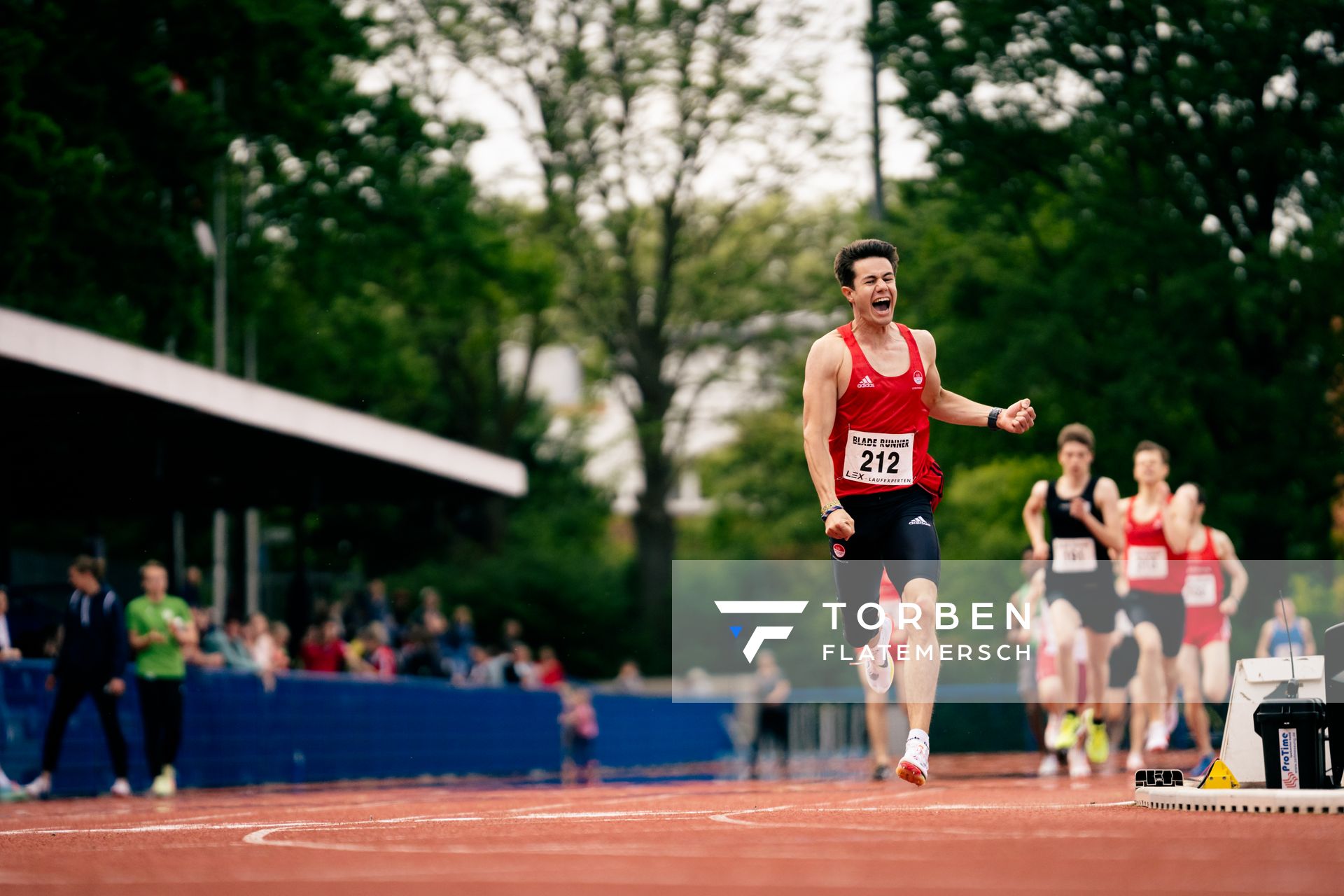 Janik Kolthof (VfL Eintracht Hannover) ueber 800m 14.05.2022 beim Nationalen Leichtathletik-Meeting im Erika-Fisch-Stadion in Hannover
